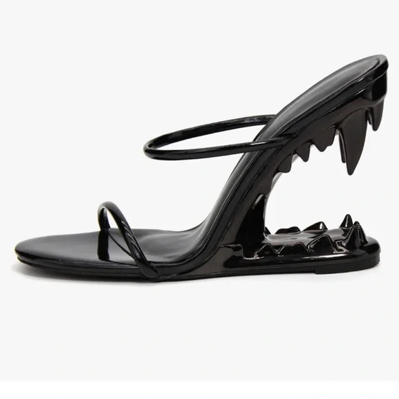 Open toe high heel tiger teeth sandal size 10 - Picture 1 of 11